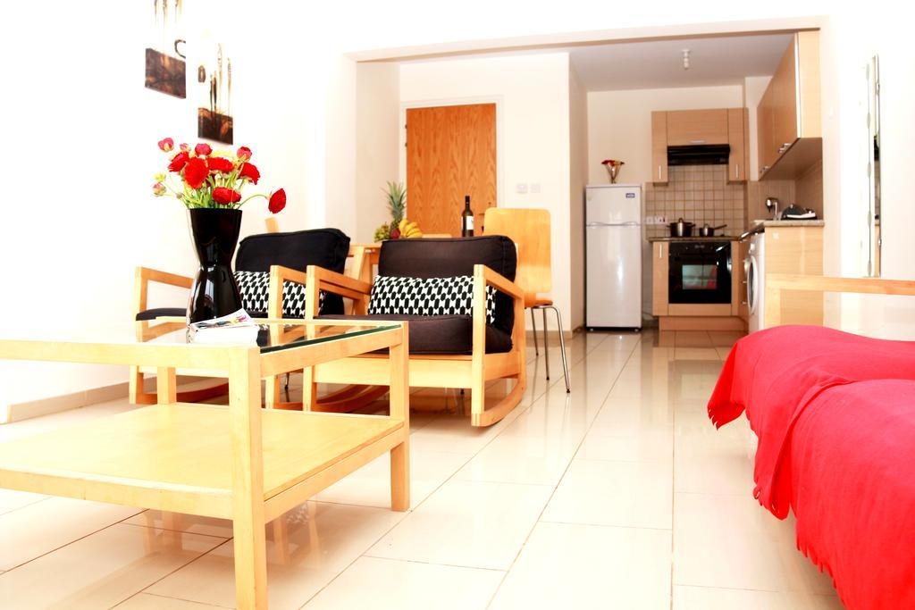 Photothea Apartments โปรทาราส ภายนอก รูปภาพ