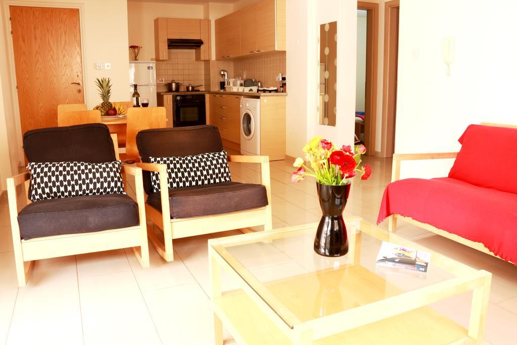 Photothea Apartments โปรทาราส ภายนอก รูปภาพ
